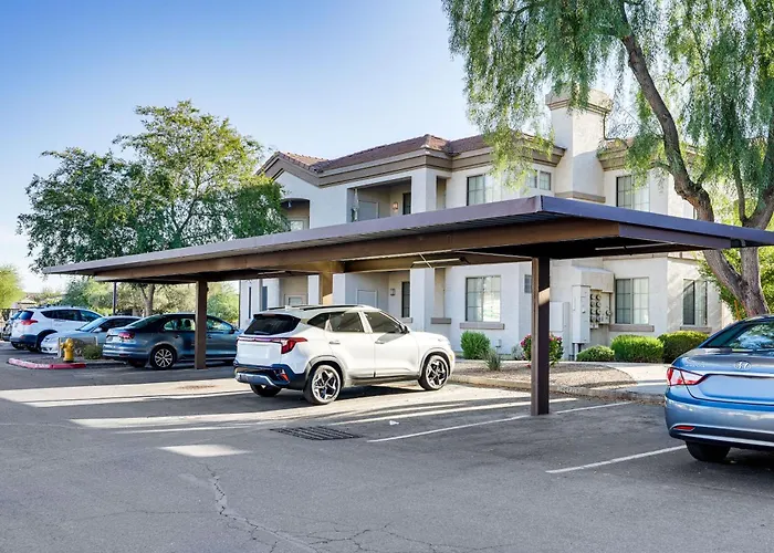 Patio & Perks: Gated Gilbert Holiday home Mesa