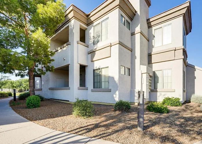 Patio & Perks: Gated Gilbert Holiday home Mesa