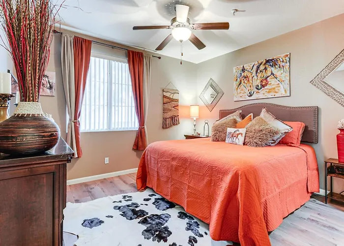 Holiday home Patio & Perks: Gated Gilbert
